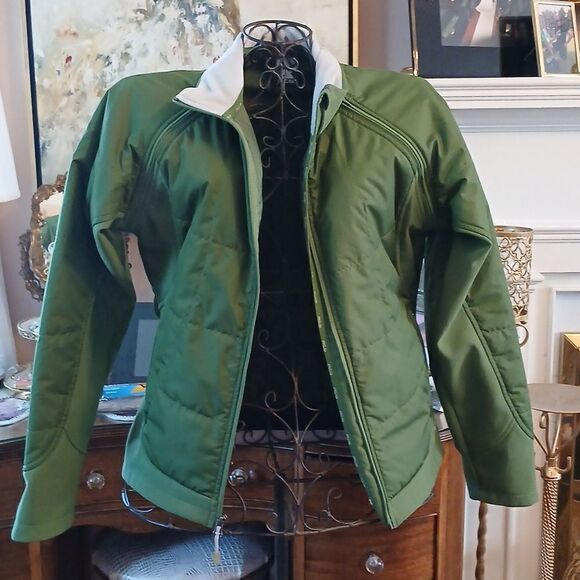 Nike ACG  - Picture 2 of 9
